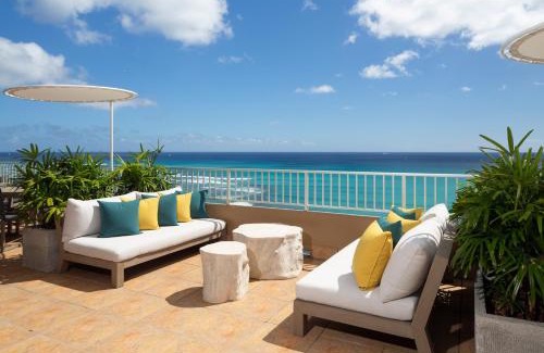 Waikiki Hotel | The Twin Fin Hotel