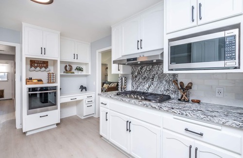 Midway House | The Ultimate Family Getaway- Game Room/Pool/Hot Tub/Human Chess!