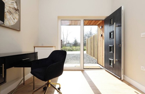 Redbrook Apartment | The Ultimate family Gathering Place sleeps 20!