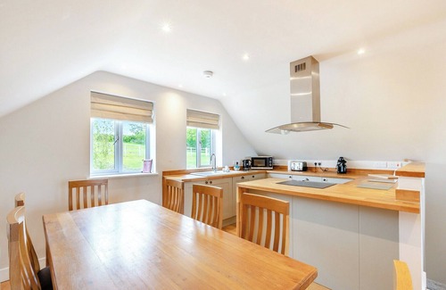Middlezoy Cottage | The ultimate spacious and modern two storey cottage.