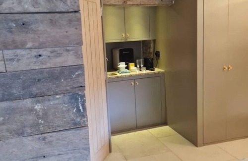 Frome Apartment | The Undercroft - Luxury studio in heart of Frome.