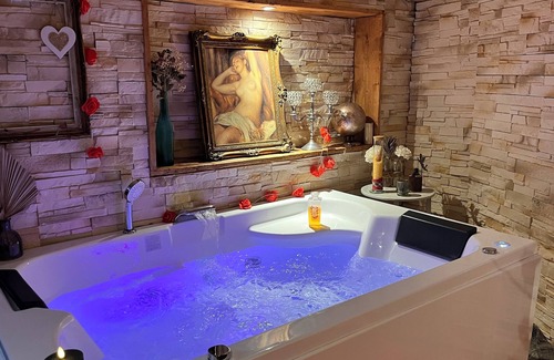 Barjols House | The unforgettable, enchanting, extraordinary suite - time stands still here!