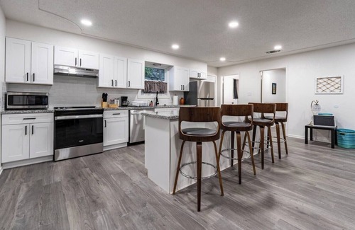 Tech Terrace House | The University-2 bed/2bath-straightshot to Tech
