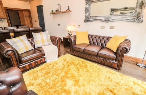 Lisnagunogue Apartment | The Upper Room