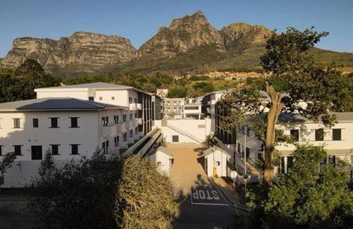Rondebosch Apartment | The Uppermarket Rezident