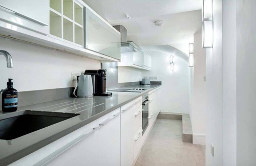Notting Hill Apartment | The Urban Minimalist- Notting Hill 2 Bed