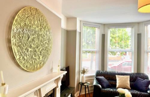 Belfast Apartment | The Urban Oasis - Great location near Pubs, Restaurants and more! Bus links on doorstep