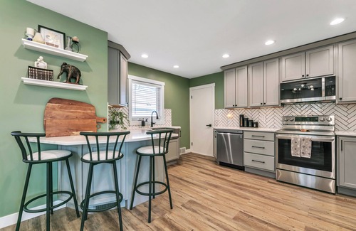 Mankato House | ~The Urban Oasis~Modern