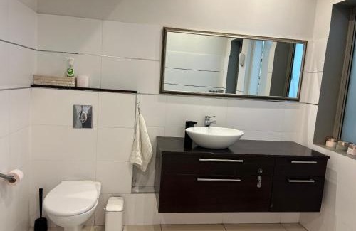 Ra'ananna Apartment | The Urban Retreat by IsrApart