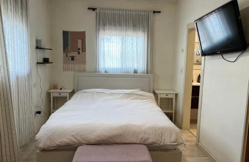 Ra'ananna Apartment | The Urban Retreat by IsrApart