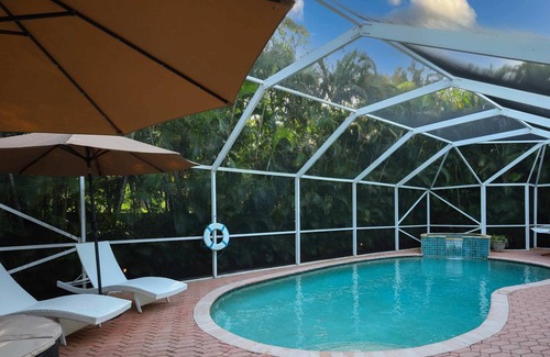 Greenacres Villa | The Utopia Resort Dream PoolSpa BBQ Outdoor Dining