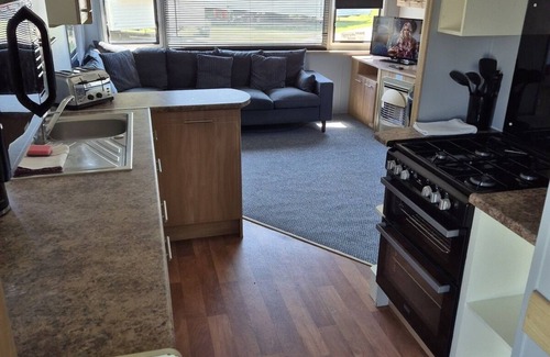 Hastings House | The Valleys - 2 bedrooms sleeps 4