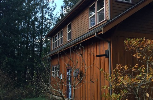 Whatcom County Apartment | The Van Zandt Raven in the Mt Baker foothills