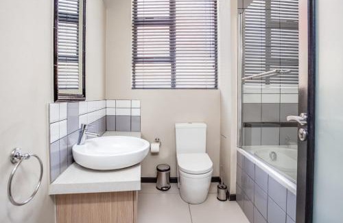 Greater Johannesburg Metropolitan Area Apartment | The Vantage Serviced Apartments