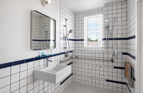 West Avenue Hotel | The Variety by LuxUrban