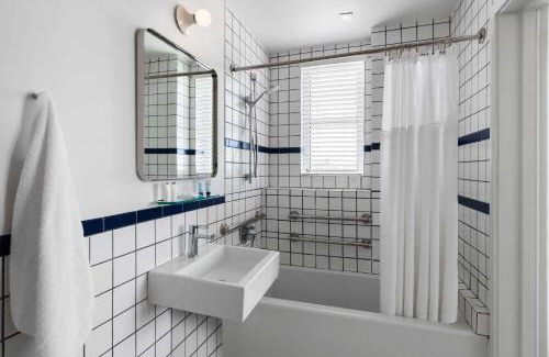 West Avenue Hotel | The Variety by LuxUrban