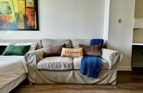 Downtown Toronto Condo | The Vicky - Centre of Attention; Location & Design
