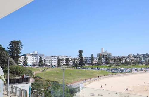 Bondi Beach Condo | The View - Perfectly situated in one of Bondi's most coveted and exclusive apartment blocks, this re