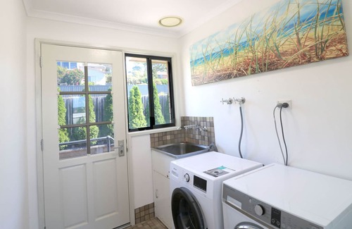 Tura Beach House | The Views - 4 Bedroom Home - Pet Friendly - 2+ Nights