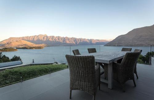 Fernhill Villa | The Views and Spa by Staysouth