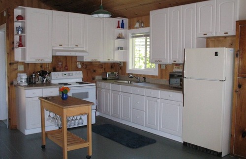 Jenner House | The Viking House-Charming Riverfront Home Breathtaking Views Amenities Starlink