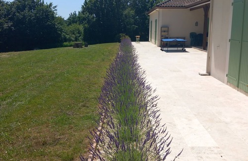 Saint-Front-sur-Nizonne Villa | THE VILLA IN GREEN PERIGORD