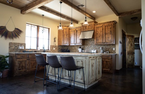 Fredericksburg House | The Villa at Spotted Sheep Farms - 8 Acres, 3 miles to downtown, close to wine!