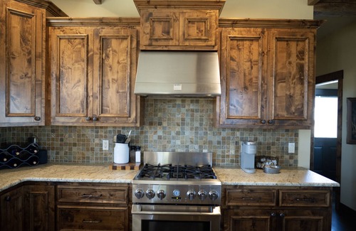 Fredericksburg House | The Villa at Spotted Sheep Farms - 8 Acres, 3 miles to downtown, close to wine!