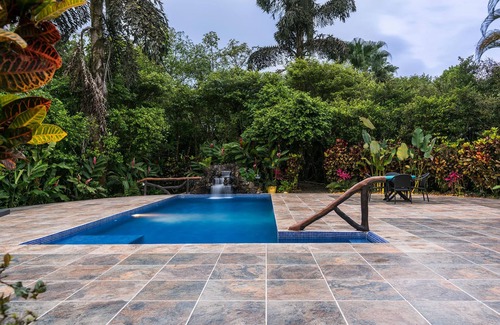La Fortuna Villa | The Villa Hermosa 1+ Acres: Swimming Pool/Game Room/Tropical Gardens