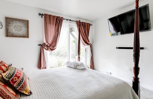 North Chesterfield House | The Villa On Falling Creek.