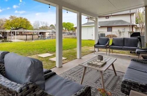 Granbury Villa | The Villa On Lake Granbury w/ Hot Tub, Sleeps 10