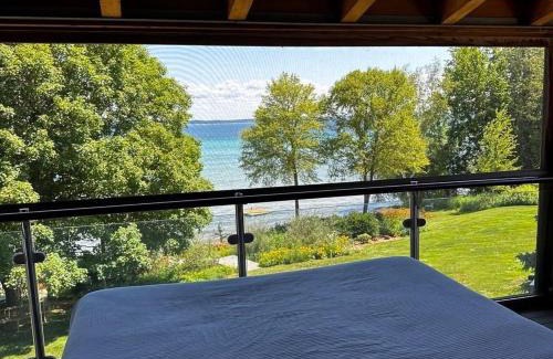 Suttons Bay House | The Villa on the Bay