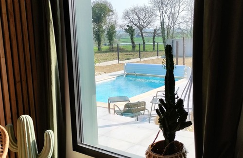 Saint-Aaron Villa | The Villa Pampa and its heated swimming pool