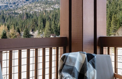 Olympic Valley Condo | The Village at Palisades Tahoe, Bldg 4 - Mountain Modern