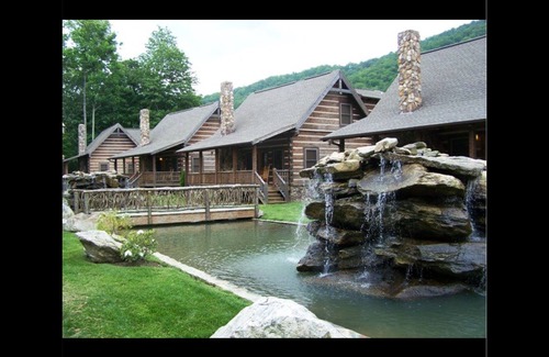 Maggie Valley Cabin | THE VILLAGE AT TWIN FALLS #62