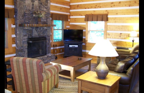 Maggie Valley Cabin | THE VILLAGE AT TWIN FALLS #85