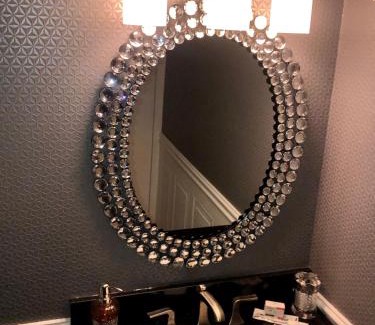 Milwaukee Hotel | The Village Inn Hotel