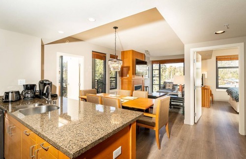 Mammoth Lakes Condo | The Village Monache 2BD/2BA With Great View and Location!