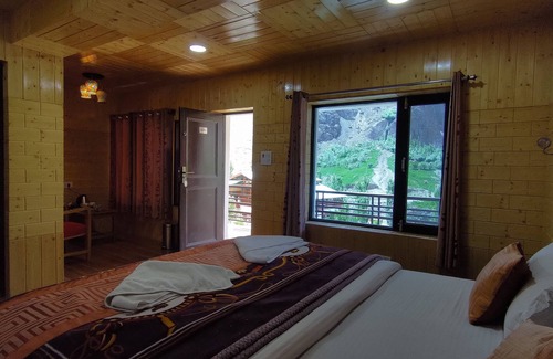 Kargil Hotel | The VILLAGE RESORT ASHUNA