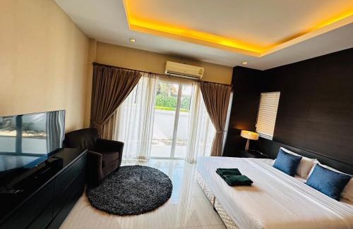 Na Kluea Villa | The Ville Jomtien By Dee