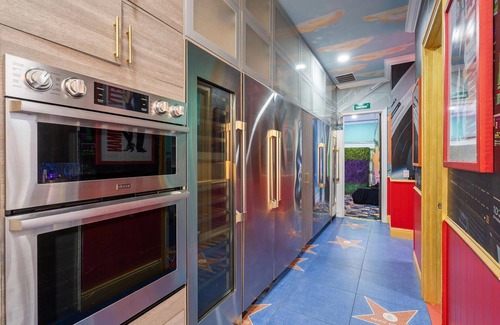 Loughman House | The VIP Hollywood Experience