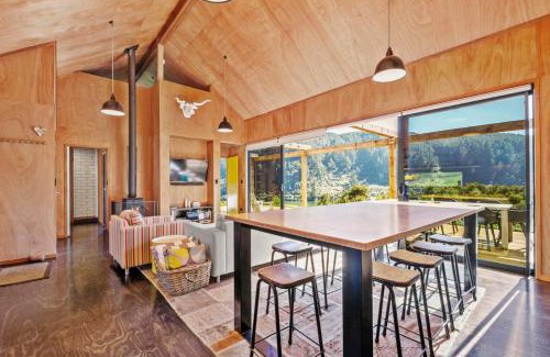 North Island House | The Waikato Lookout - Whakamaru Holiday Home