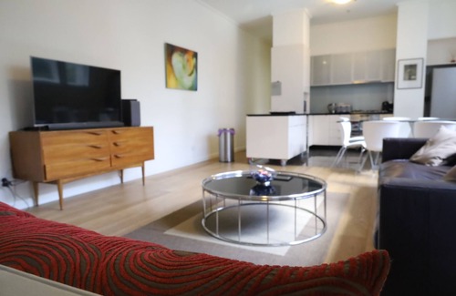 Southbank Apartment | The Walkup Southbank