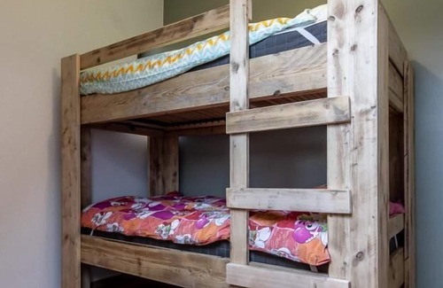 Oye House | The Wall - OYE - Cottage