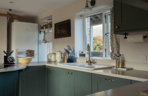 Totnes House | The Walled Garden