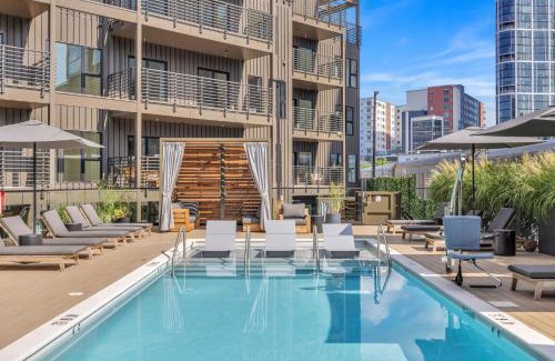 Downtown Nashville Apartment | The Wallen Downtown Nashville Walk to Broadway, Parking, Heated Pool, Gym