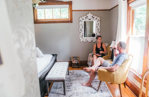 Town of Essex Bed & Breakfast | The Walnut Grove Country Inn