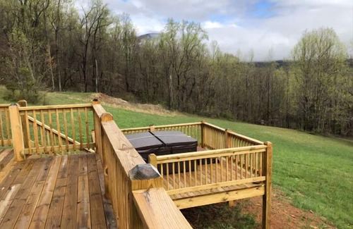 Stanardsville Cabin | The Walnut Meadows Cabin