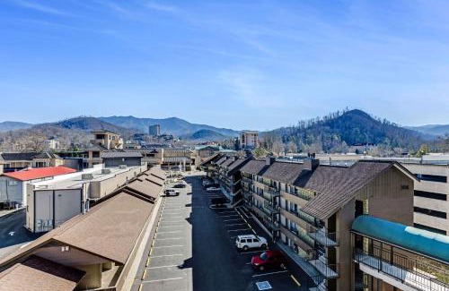 Gatlinburg Hotel | The Wander Hotel