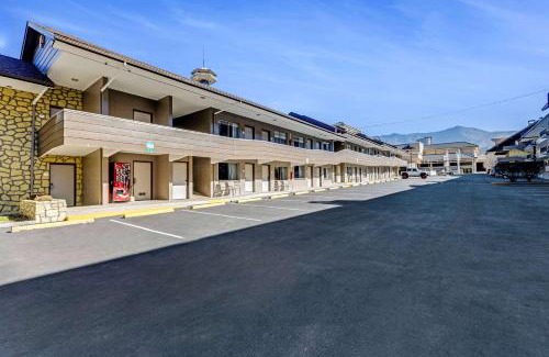 Gatlinburg Hotel | The Wander Hotel
